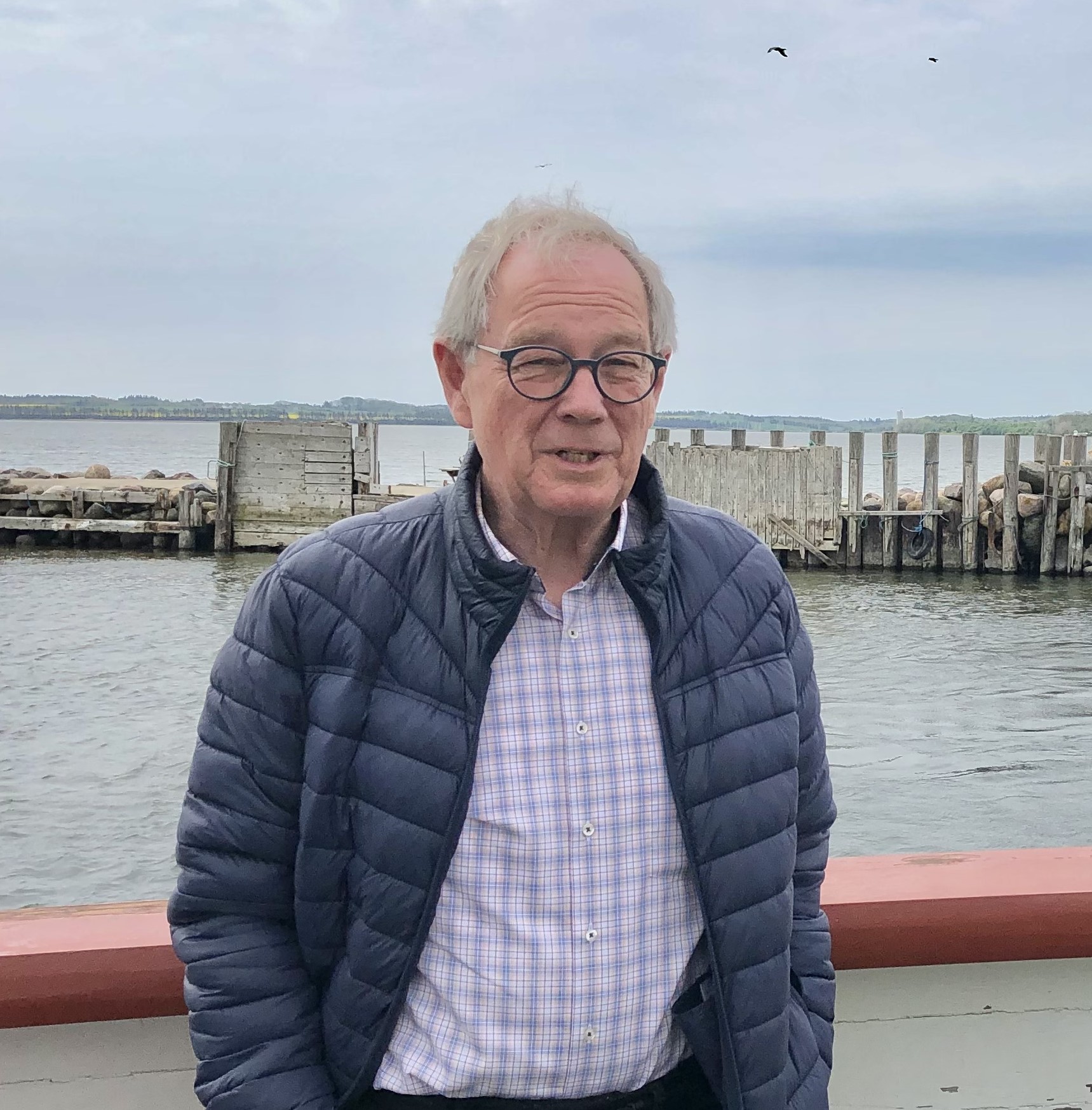 Kunsthistoriker, mag.art. Claus M. Smidt har arbejdet i en menneskealder med formidling af kunsten, bl.a. som direktør for Nivaagaards Malerisamling. Kom og hør ham fortælle om Nysø i billedkunsten. Det er søndag den 10. september kl. 14-15.30.